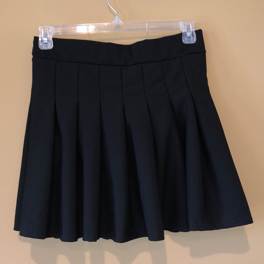 NWT Boohoo Brand Pleated Skirt in US Size 12